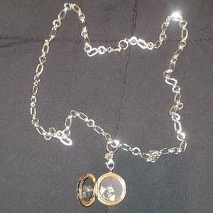 Origami owl necklace with locket